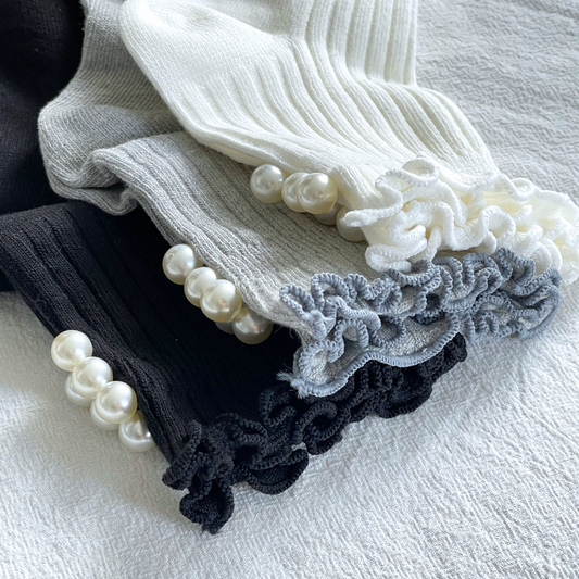TRIPLE PEARL RUFFLE SOCKS